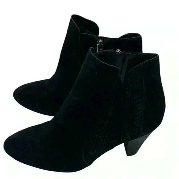 Vince Camuto Shoes - Vince Camuto Rotiena Suede Ankle Boots Size 9